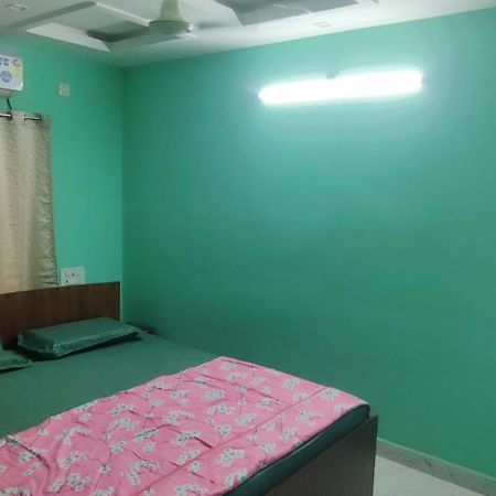 Ruhithahomestay- Ac Rooms-Free Wifi- Android Tv - Near To Alipiri- Door Service Tirupati Exterior foto