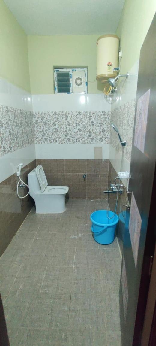 Ruhithahomestay- Ac Rooms-Free Wifi- Android Tv - Near To Alipiri- Door Service Tirupati Exterior foto